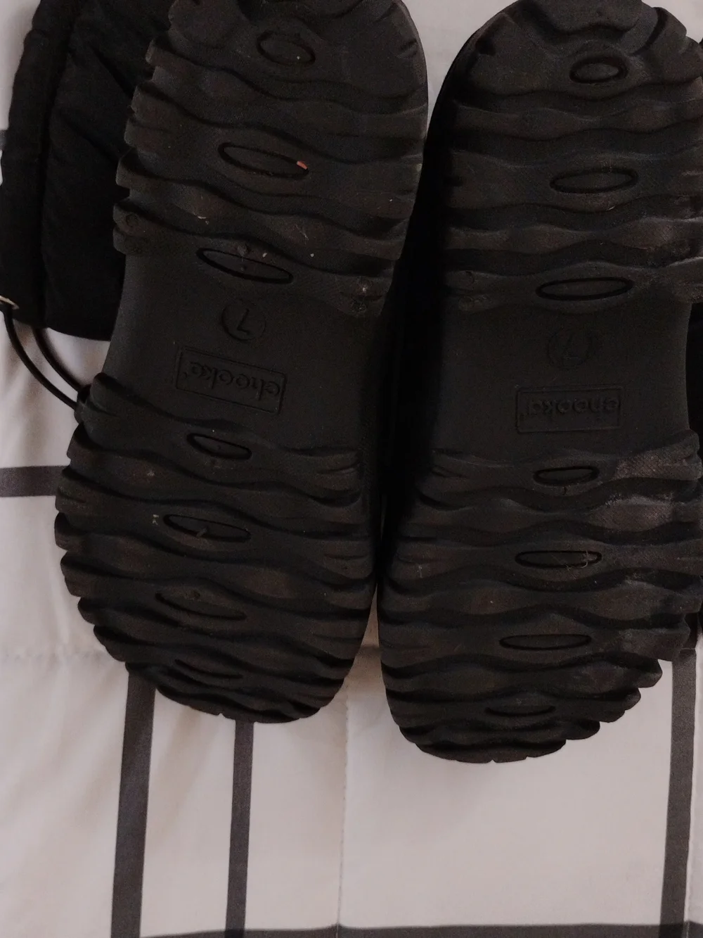 Chooka Woman's  Black Waterproof Snow Boots with Drawstring